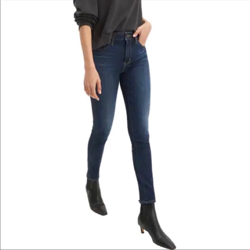 Levi’s 720 High Rise Skinny Jeans-Blue-Size 28